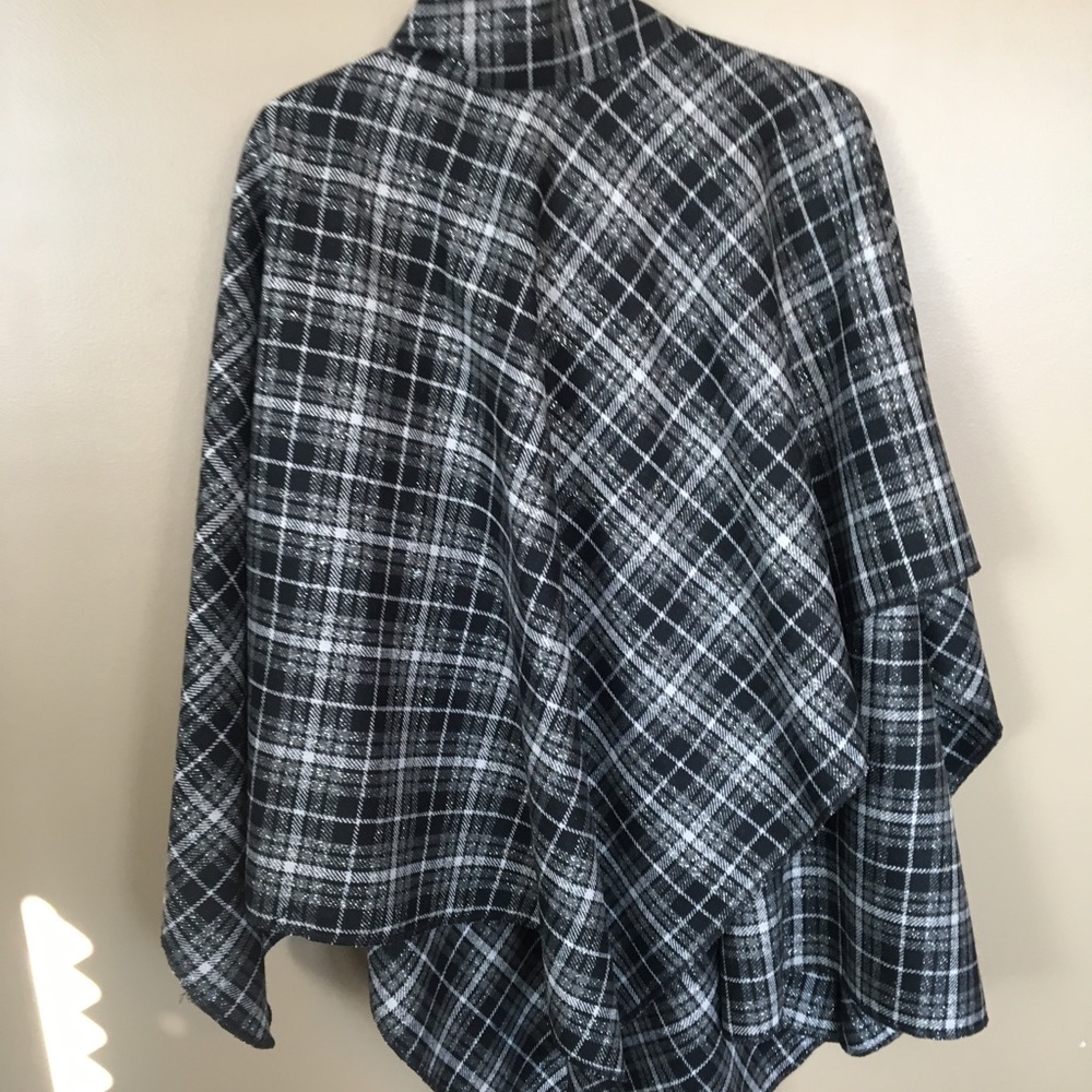 🍂Handmade Fall Poncho 🍂 - Picture 4 of 5